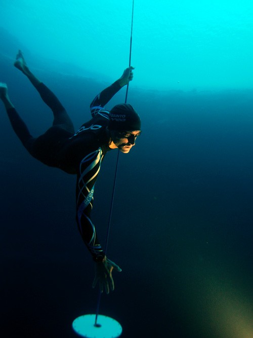 William Trubridge at the bottom plate of a deep dive
